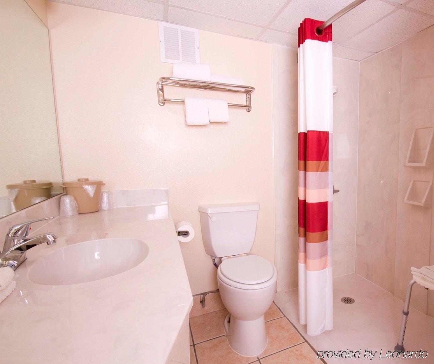 Motel Red Roof 2*